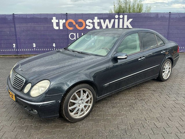 2004 - mercedes-benz - e-klasse - 240 elegance - personenauto - afbeelding 1 van  11