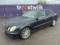 2004 - mercedes-benz - e-klasse - 240 elegance - personenauto - afbeelding 1 van  11