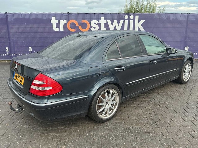 2004 - mercedes-benz - e-klasse - 240 elegance - personenauto - afbeelding 6 van  11