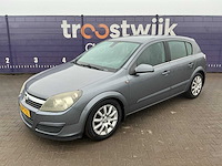 2004 - opel - astra - 1.6 elegance - personenauto - afbeelding 1 van  12