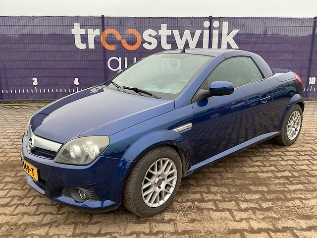 2004 - opel - tigra twintop - 1.4-16v enjoy - personenauto - afbeelding 7 van  11