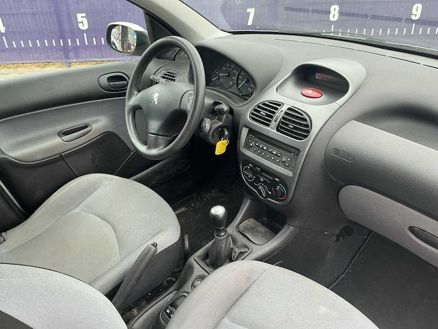 2004 - peugeot - 206 - 1.4 x-line - personenauto - afbeelding 9 van  11