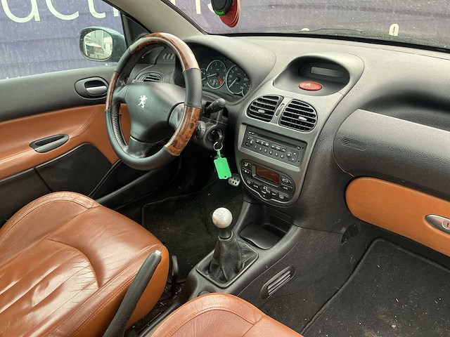 2004 - peugeot - 206 cc - 2.0-16v roland g. - personenauto - afbeelding 11 van  12