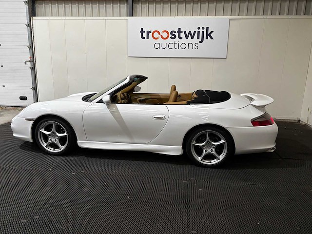 2004 - porsche - 911 cabrio - 3.6 carrera - car - afbeelding 18 van  23
