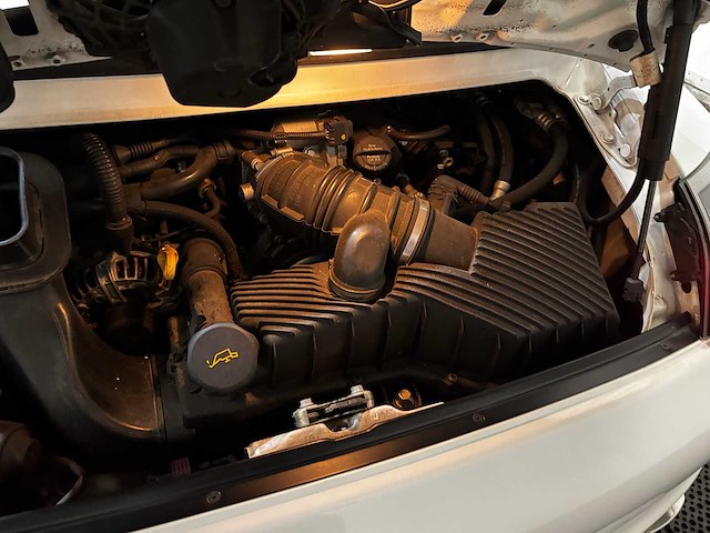 2004 - porsche - 911 cabrio - 3.6 carrera - car - afbeelding 22 van  23