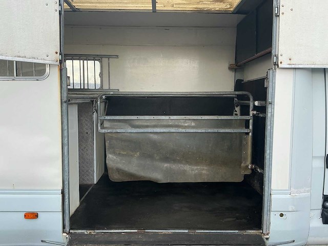 2004 - renault - master - bedrijfswagen/paardenwagen - afbeelding 14 van  17