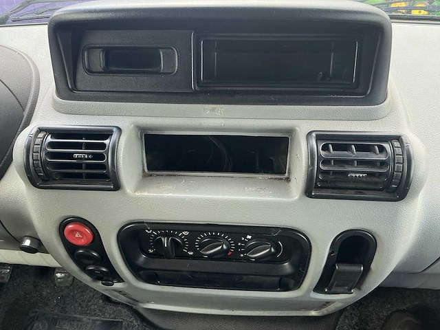 2004 - renault - master - bedrijfswagen/paardenwagen - afbeelding 5 van  17
