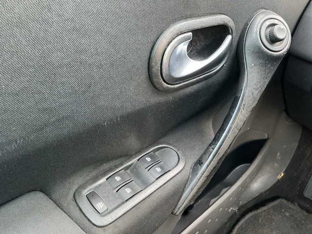 2004 - renault - mégane coupé-cabriolet - 2.0-16v dynam.luxe - personenauto - afbeelding 3 van  13