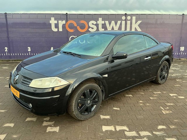 2004 - renault - mégane coupé-cabriolet - 2.0-16v dynam.luxe - personenauto - afbeelding 1 van  13