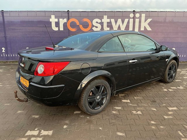 2004 - renault - mégane coupé-cabriolet - 2.0-16v dynam.luxe - personenauto - afbeelding 8 van  13