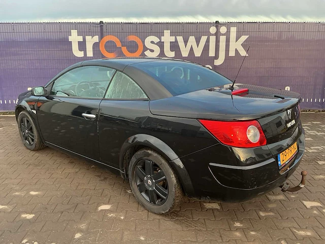 2004 - renault - mégane coupé-cabriolet - 2.0-16v dynam.luxe - personenauto - afbeelding 7 van  13