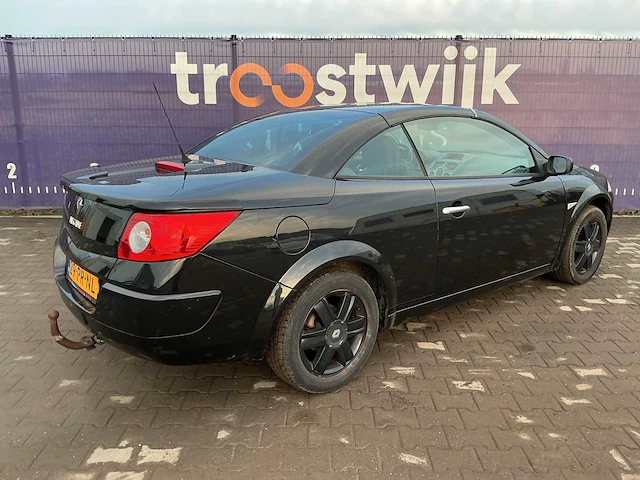 2004 - renault - mégane coupé-cabriolet - 2.0-16v dynam.luxe - personenauto - afbeelding 8 van  13