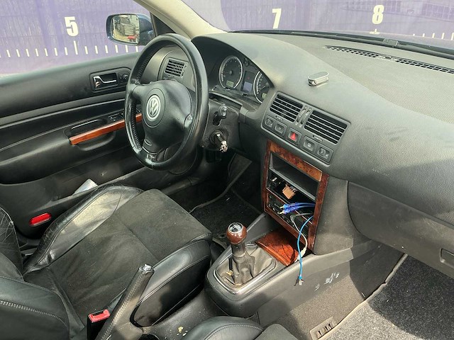 2004 - volkswagen - bora - 2.0 highline - personenauto - afbeelding 9 van  11