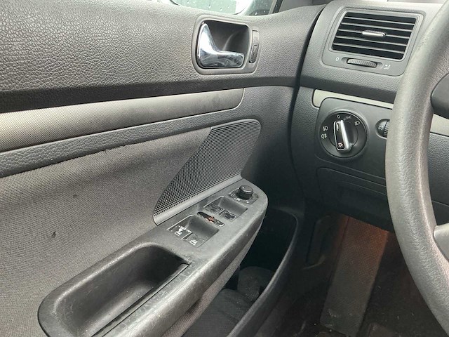 2004 - volkswagen - golf - 1.4 trendline - personenauto - afbeelding 2 van  12