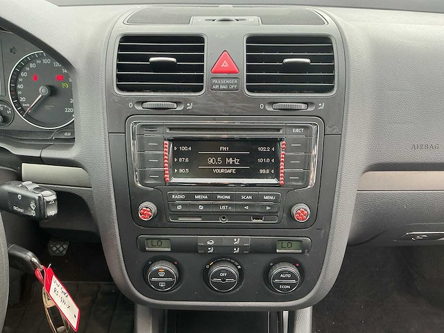 2004 - volkswagen - golf - 1.4 trendline - personenauto - afbeelding 11 van  12