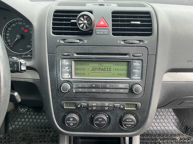 2004 - volkswagen - golf - 1.6 fsi trendline - personenauto - afbeelding 11 van  12