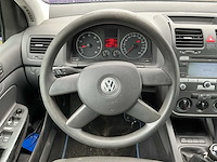 2004 - volkswagen - golf - 1.6 trendline - personenauto - afbeelding 1 van  2