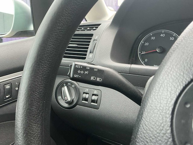 2004 - volkswagen - touran - 1.6-16v fsi athene - personenauto - afbeelding 10 van  12