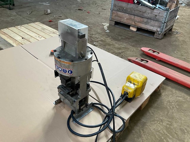 2004 all mecanic tg003710-1 pneumatische ponsmachine - afbeelding 12 van  14