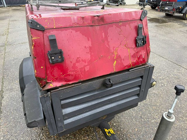 2004 atlas copco xas 47 dd luchtcompressor - afbeelding 14 van  24