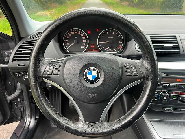 2004 bmw 1-serie 120i high executive | schuifdak + cruisecontrol + leder | personenauto - afbeelding 5 van  17
