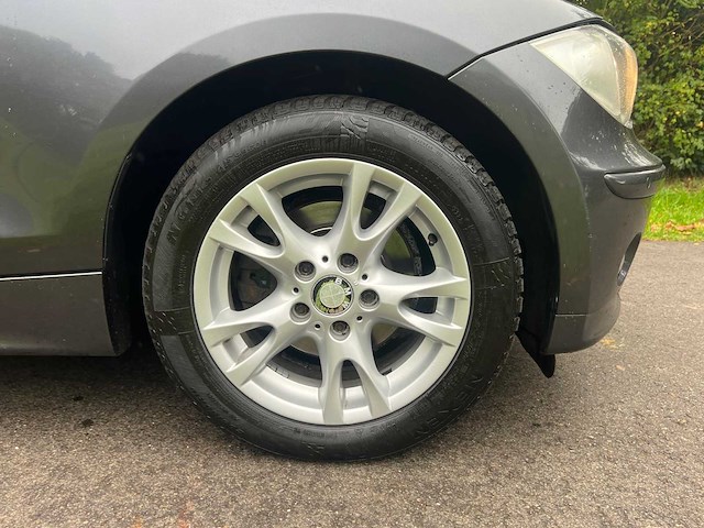 2004 bmw 1-serie 120i high executive | schuifdak + cruisecontrol + leder | personenauto - afbeelding 13 van  17