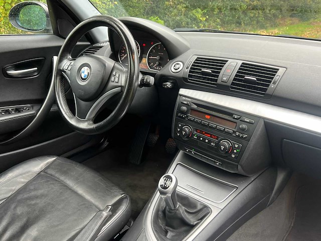 2004 bmw 1-serie 120i high executive | schuifdak + cruisecontrol + leder | personenauto - afbeelding 15 van  17