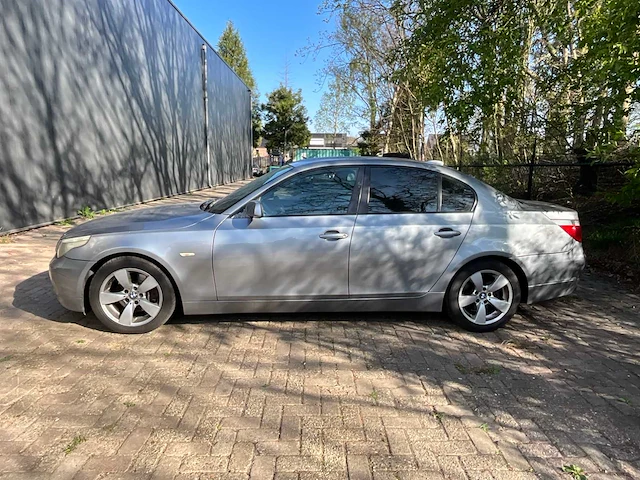 2004 bmw 5-serie 520 personenauto - afbeelding 2 van  34
