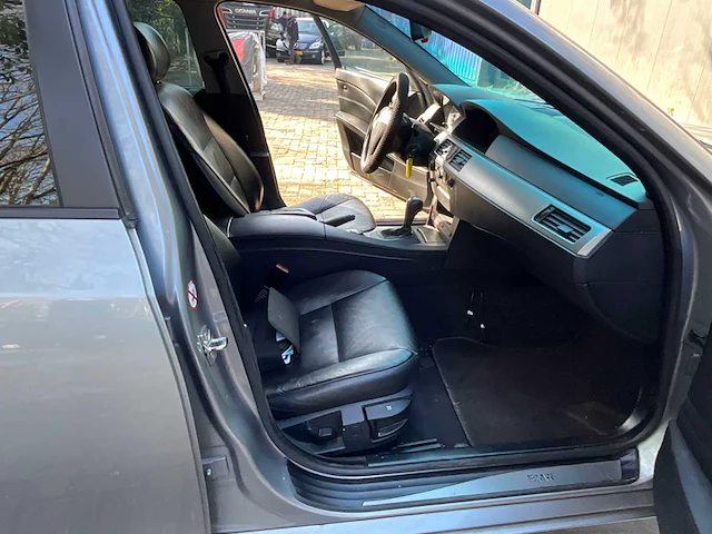 2004 bmw 5-serie 520 personenauto - afbeelding 6 van  34