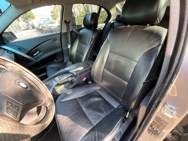 2004 bmw 5-serie 520 personenauto - afbeelding 7 van  34