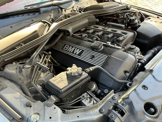2004 bmw 5-serie 520 personenauto - afbeelding 18 van  34