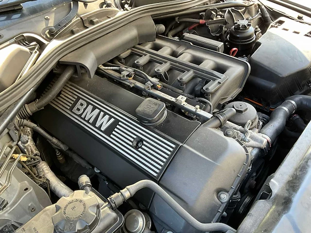 2004 bmw 5-serie 520 personenauto - afbeelding 19 van  34