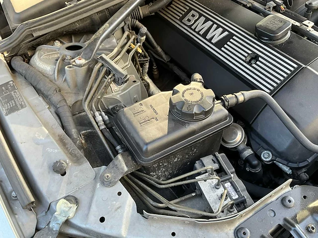 2004 bmw 5-serie 520 personenauto - afbeelding 20 van  34