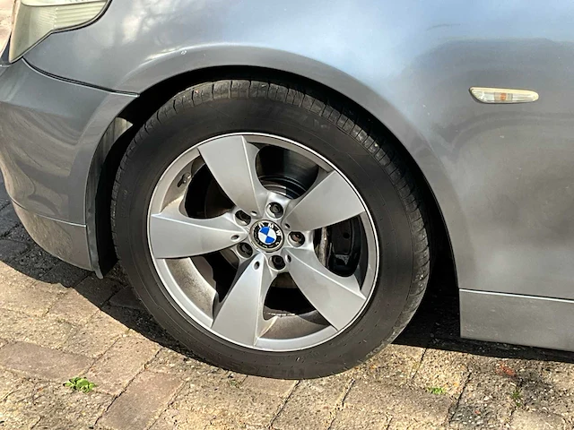 2004 bmw 5-serie 520 personenauto - afbeelding 22 van  34