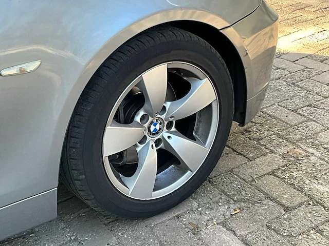 2004 bmw 5-serie 520 personenauto - afbeelding 24 van  34