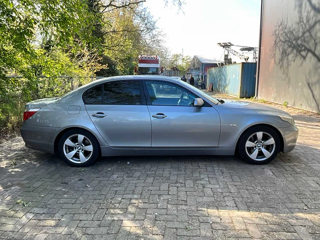 2004 bmw 5-serie 520 personenauto - afbeelding 30 van  34