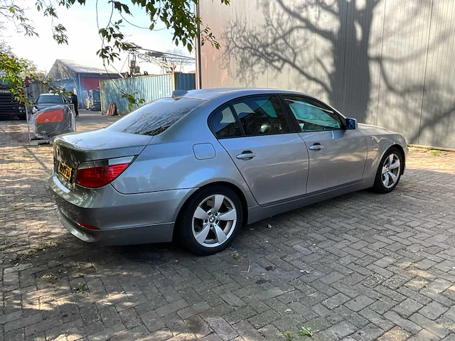 2004 bmw 5-serie 520 personenauto - afbeelding 31 van  34