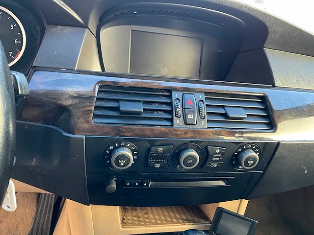 2004 bmw 525i executive personenauto - afbeelding 16 van  32