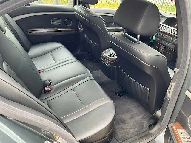 2004 bmw 7-serie 735i personenauto - afbeelding 11 van  18