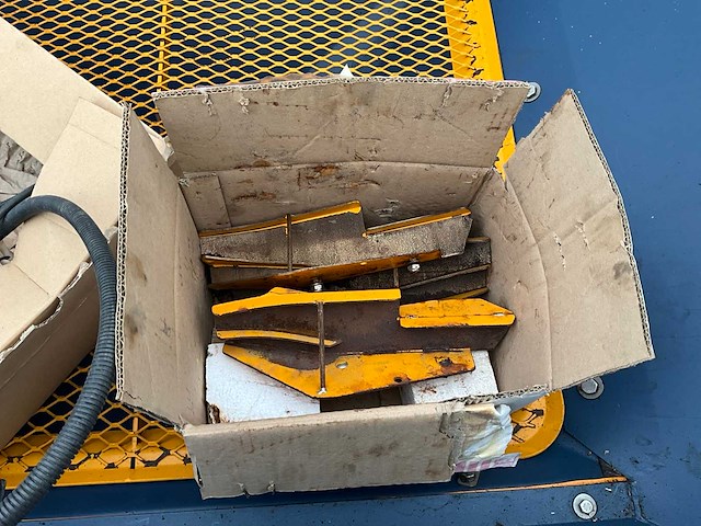 2004 bogballe m2w kunstmeststrooier - afbeelding 13 van  18