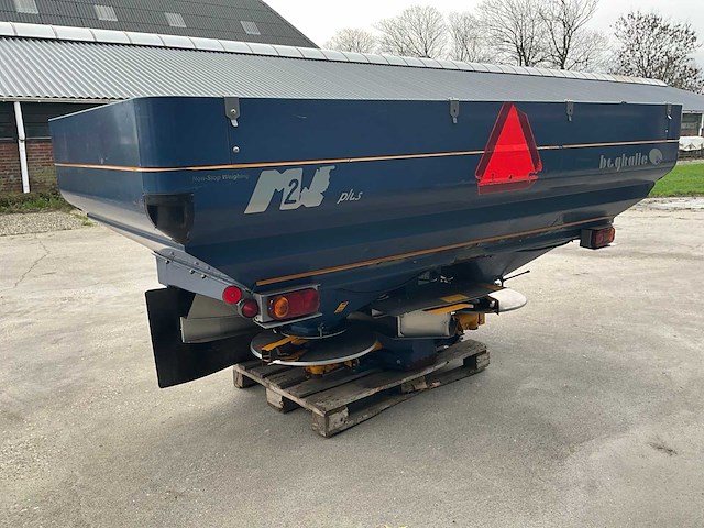 2004 bogballe m2w kunstmeststrooier - afbeelding 6 van  18