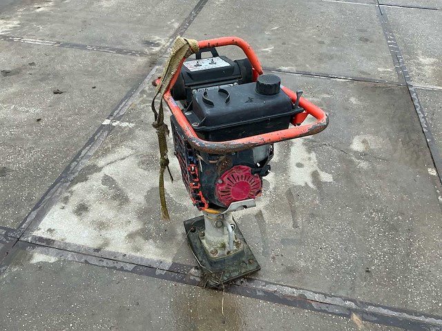 2004 bomag bt 60/4 trilstamper - afbeelding 2 van  7