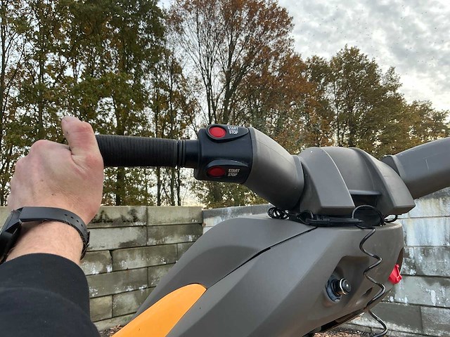 2004 brp bombardier sea.doo waterscooter met trailer - afbeelding 27 van  36