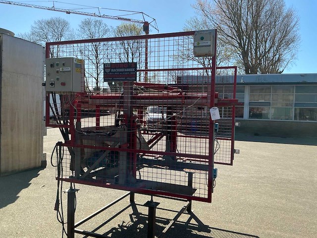 2004 burg’s h.k.d-a.e. hydraulische doseer kistenkantelaar - afbeelding 5 van  9