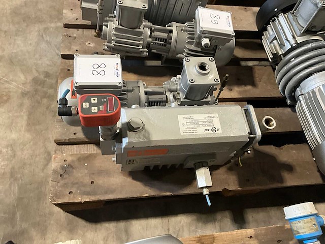 2004 busch r5 re 0016 b p04 vacuümpomp - afbeelding 1 van  5