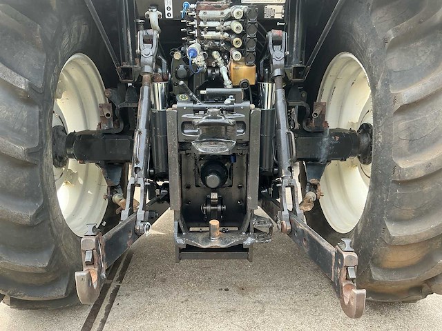 2004 case ih mxu125 vierwielaangedreven landbouwtractor - afbeelding 7 van  33