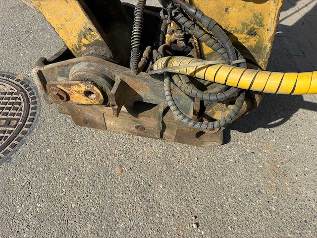 2004 caterpillar 318c rupsgraafmachine - afbeelding 9 van  16
