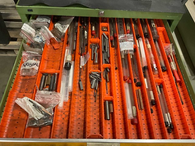 2004 charmilles roboform 23 zinkvonkmachine met gereedschap/onderdelen kast - afbeelding 15 van  29