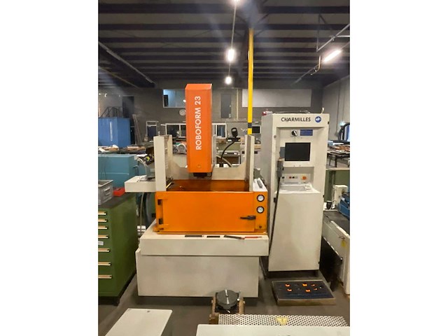 2004 charmilles roboform 23 zinkvonkmachine met gereedschap/onderdelen kast - afbeelding 12 van  29