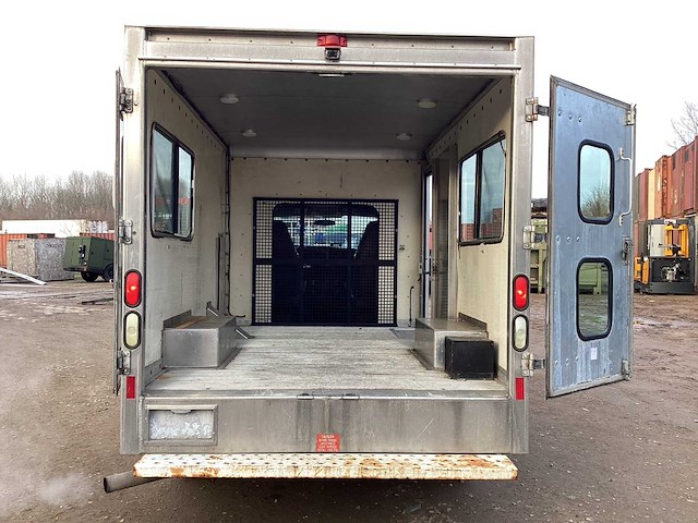 2004 chevrolet bedrijfswagen - afbeelding 10 van  17